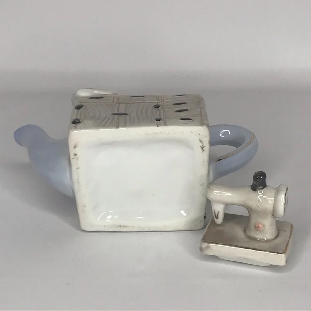 Trinket Box Mini Tea Pot‎ Sewing Machine Cabinet With Lid Porcelain Collectible
